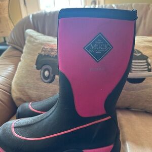Kids Size 5 Muck Boots--Pink & Black